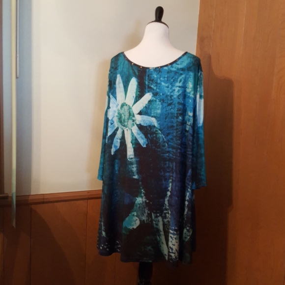 Dress - Picture 2 of 2